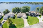 Ideal waterfront location on Hutchins Lake